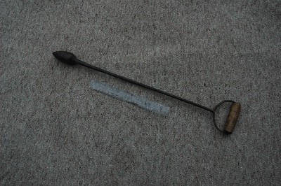 425. Iron dibber
