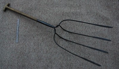 601. Chaff fork