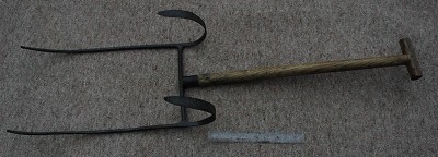 605. Barley gathering fork