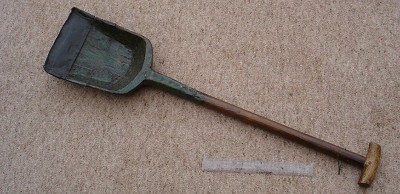 606. Drainage shovel