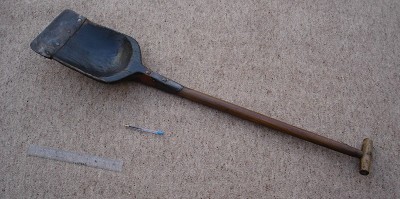 632. Wooden drainage shovel/scoop