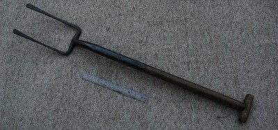667. 2 pronged clay fork